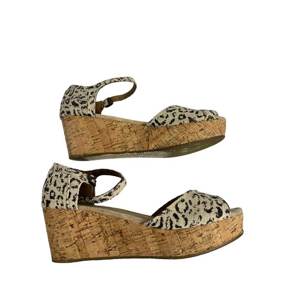 TOMS Cheetah Print Buckle Strappy Wedge Open-Toe Cork Sandals Size 8 Mob Wives - Picture 3 of 8